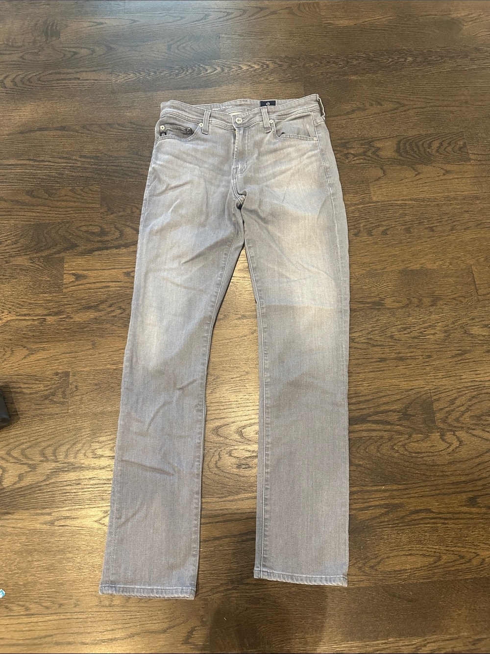 AG Everett| Slim Straight size 30x32 in gray